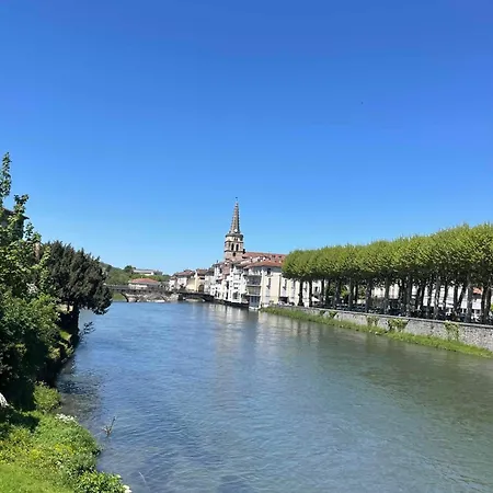 Domaine De Montfort