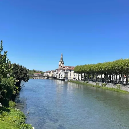 Domaine De Montfort