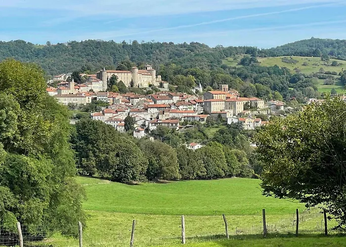 Domaine De Montfort Hébergement de vacances Saint-Lizier